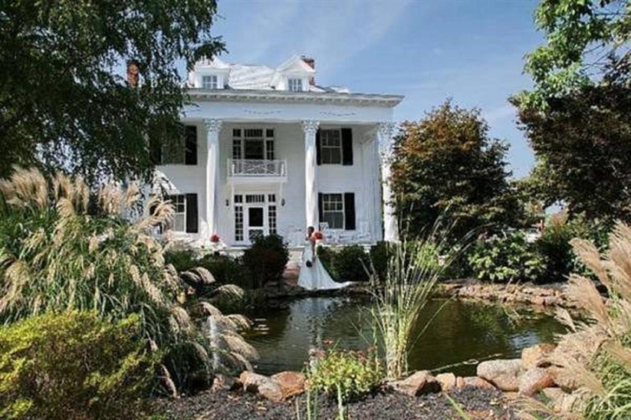 Winridge Manor Bed And Breakfast Madison Heights ภายนอก รูปภาพ